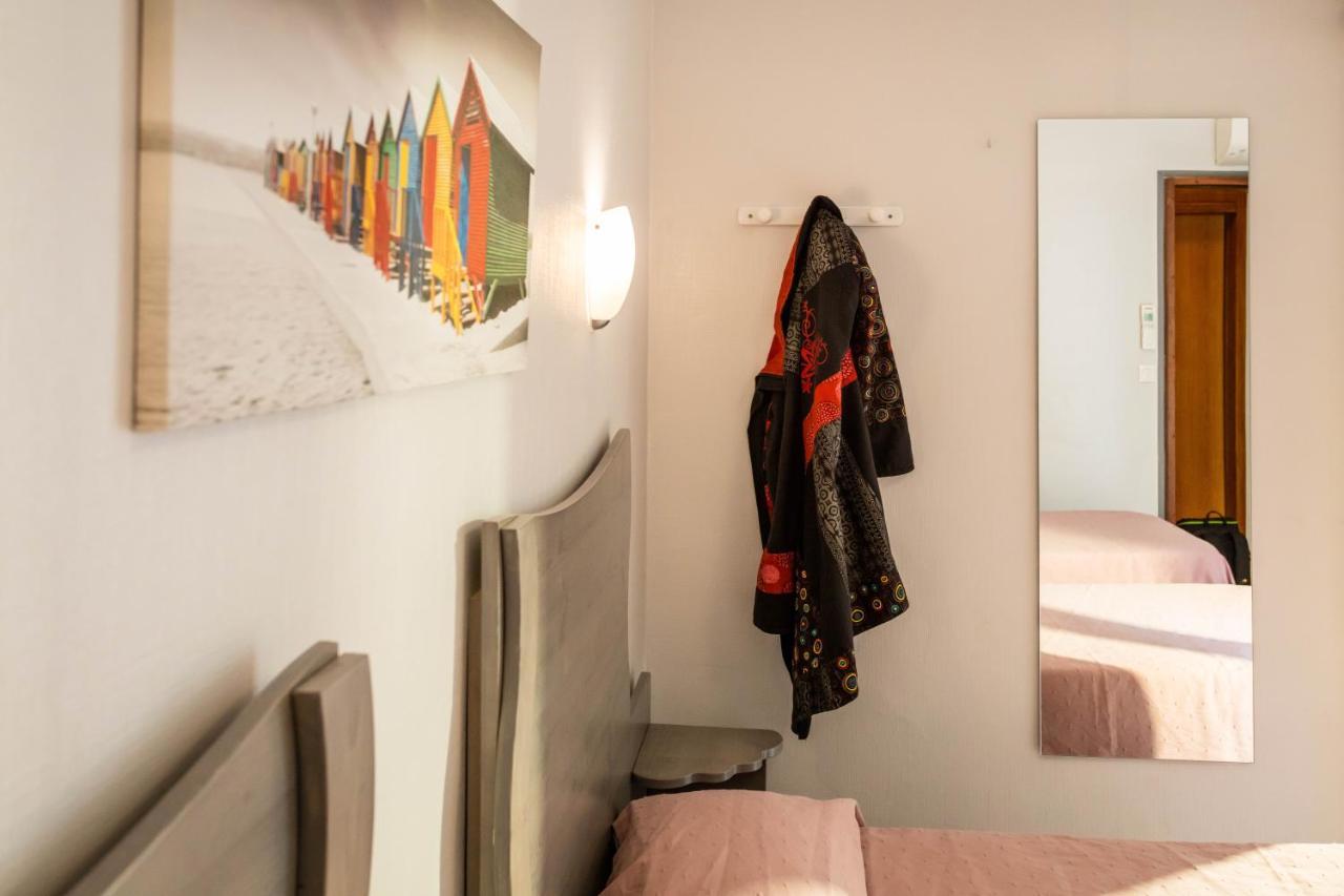 Hotel De La Plage Груисан Екстериор снимка