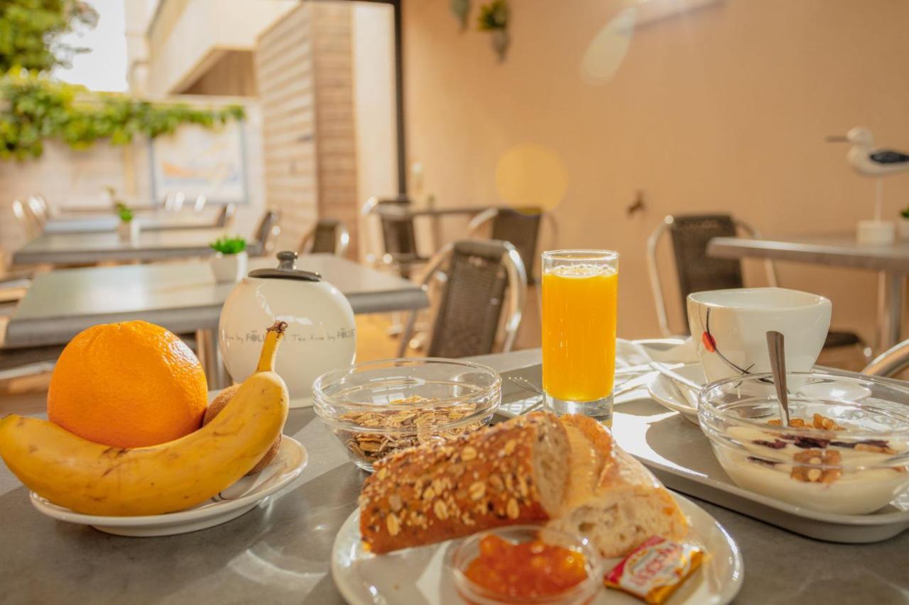 Hotel De La Plage Груисан Екстериор снимка